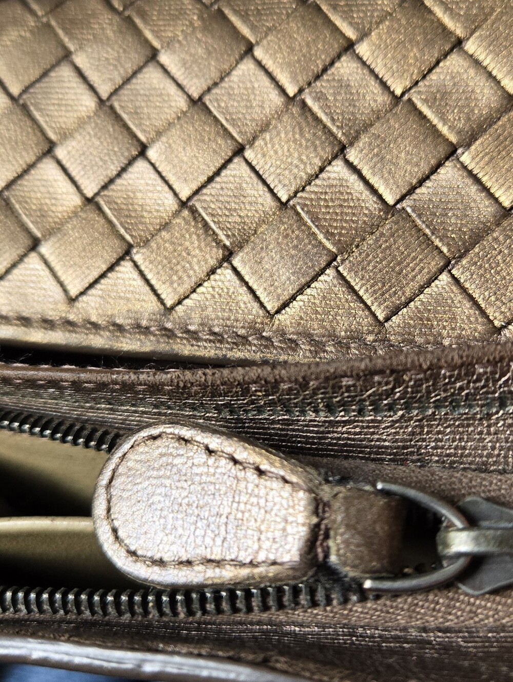 Bottega Veneta Metallic Gold Intrecciato Leather  Wallet - Picture 9 of 16